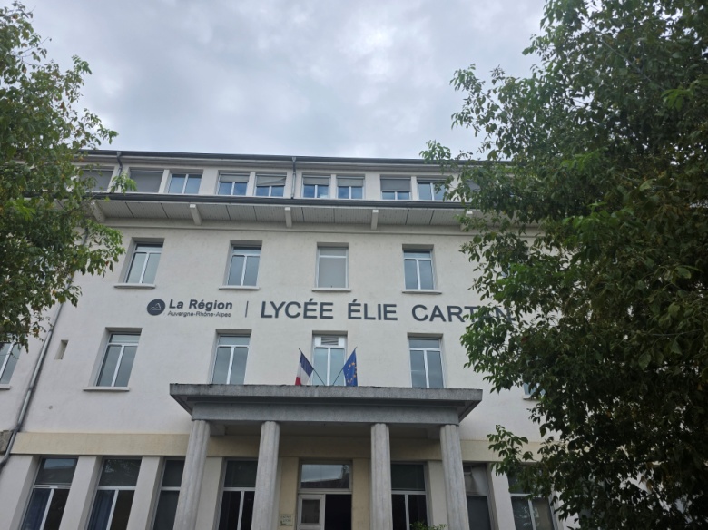 photo lycée elie cartan.jpg